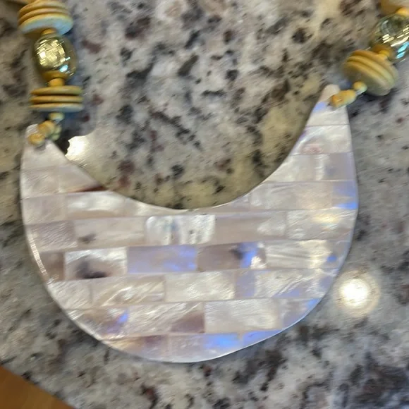 v i n t a g e ::
 Hawaiian tropical seashell and wood gold beaded  necklace - Picture 4 of 6